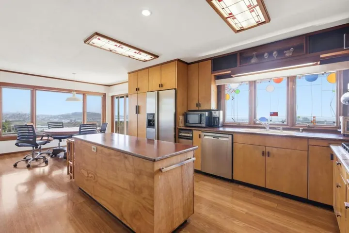 24 Kings Road, Brisbane, California 94005