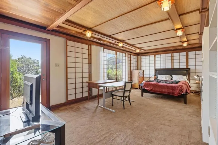 24 Kings Road, Brisbane, California 94005