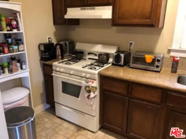 2108 Oak Street C, Los Angeles, California 90007