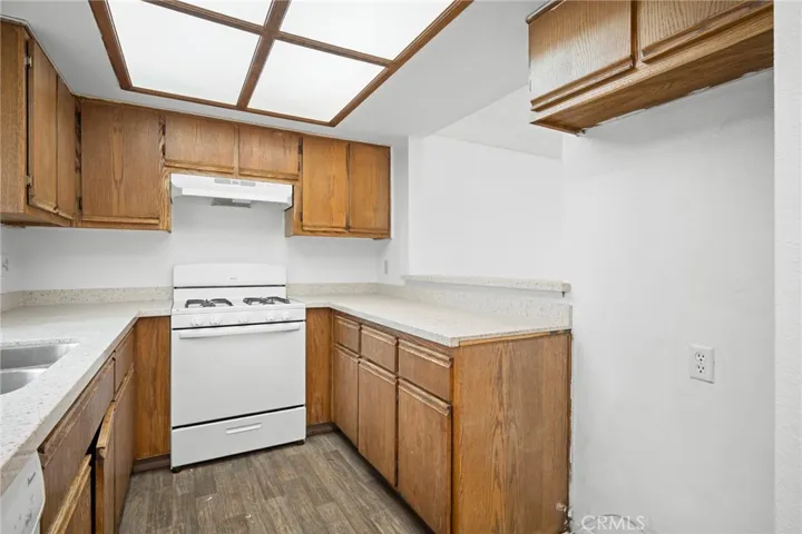 330 Pioneer Drive 7, Glendale, California 91203