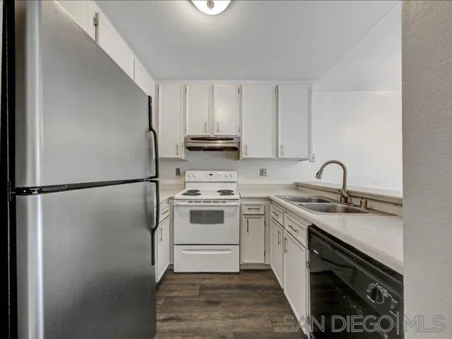 1124 Eureka St. 16, San Diego, California 92110