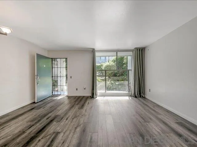 1124 Eureka St. 16, San Diego, California 92110