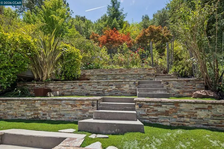 6 Monte Vista Rd, Orinda, California 94563