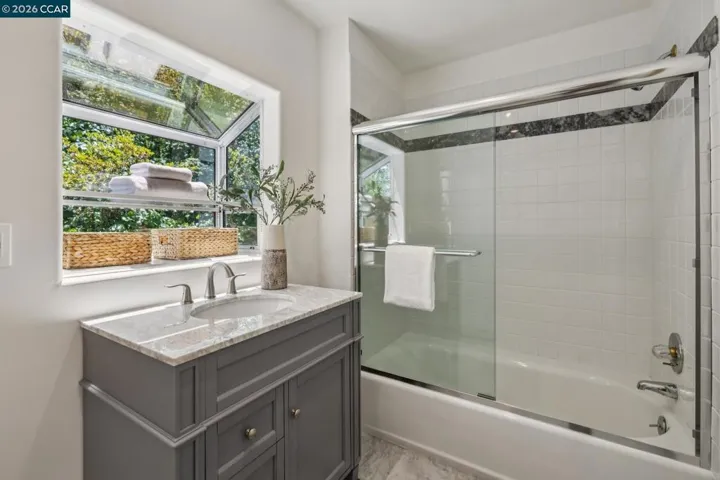 6 Monte Vista Rd, Orinda, California 94563