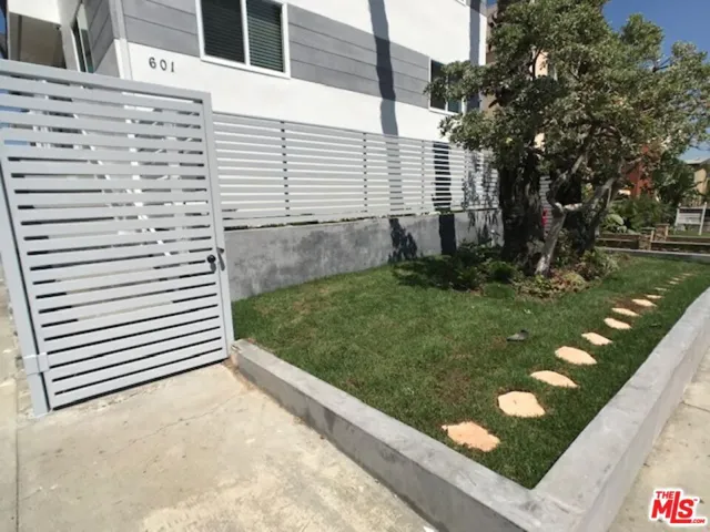 601 N Normandie Avenue 8, Los Angeles, California 90004