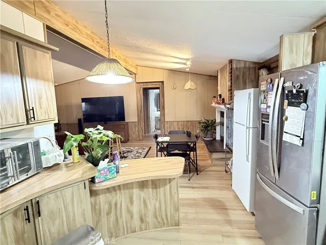1456 Philadelphia 427, Ontario, California 91761