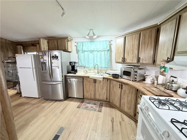 1456 Philadelphia 427, Ontario, California 91761