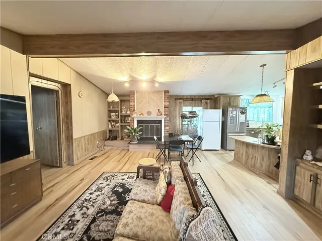1456 Philadelphia 427, Ontario, California 91761
