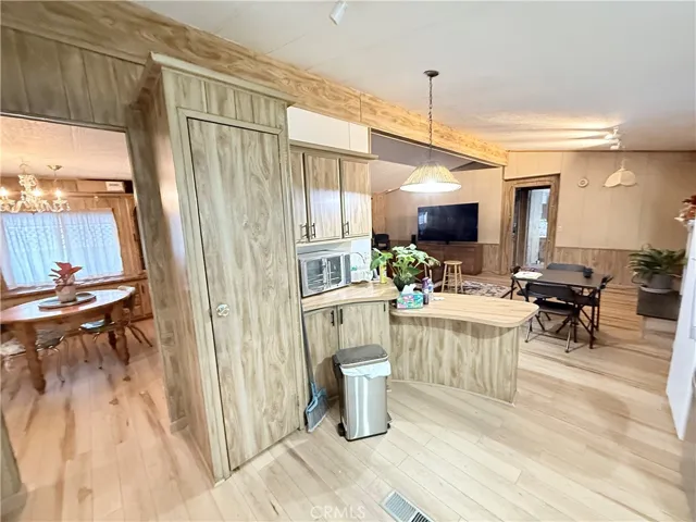 1456 Philadelphia 427, Ontario, California 91761