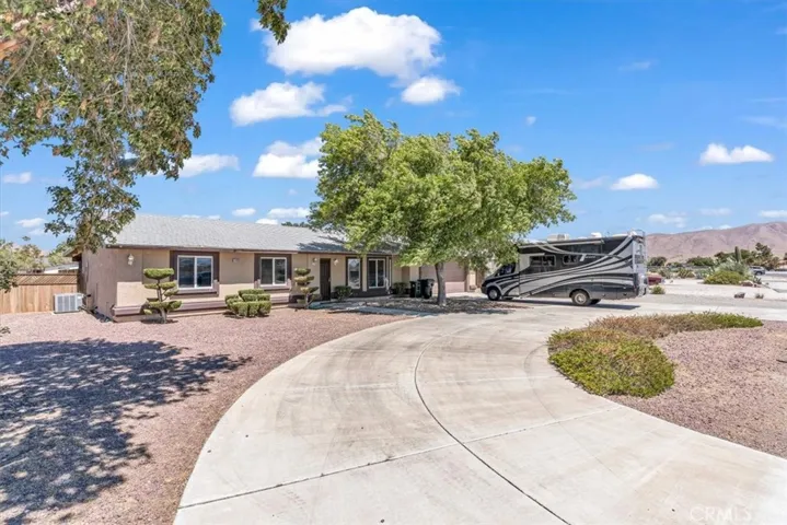 11183 Merino Avenue, Apple Valley, California 92308