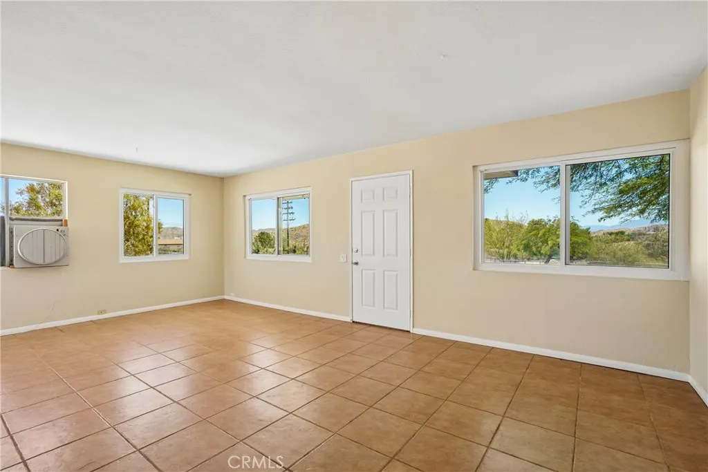 49272 Hibiscus Drive, Morongo Valley, California 92256 — photo 5