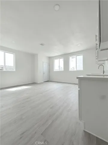 520 W Colden, Los Angeles, California 90044