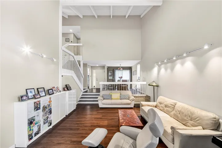 820 Via Zapata, Riverside, California 92507