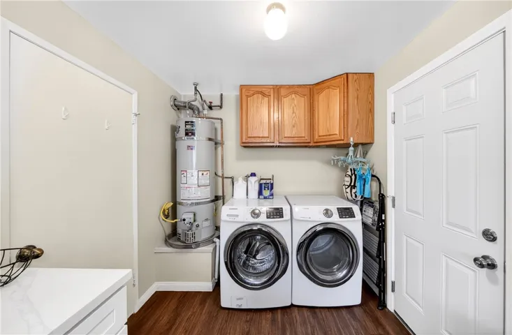 820 Via Zapata, Riverside, California 92507