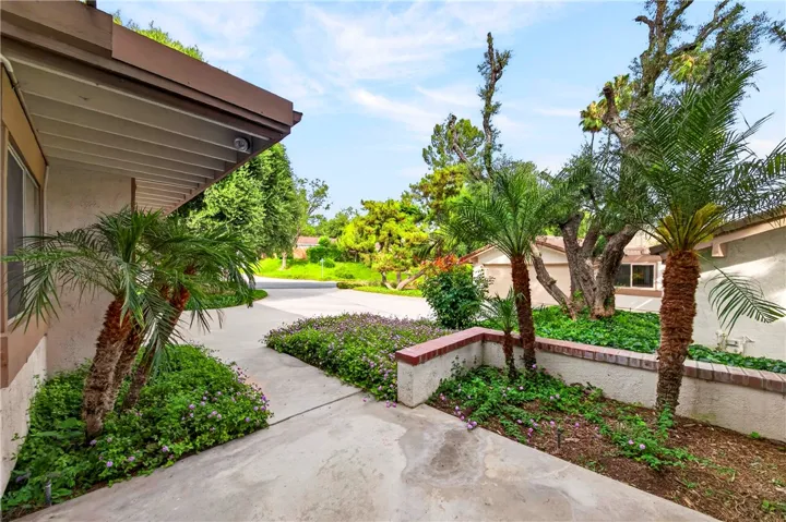 820 Via Zapata, Riverside, California 92507