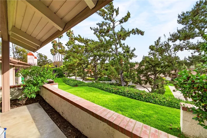 820 Via Zapata, Riverside, California 92507