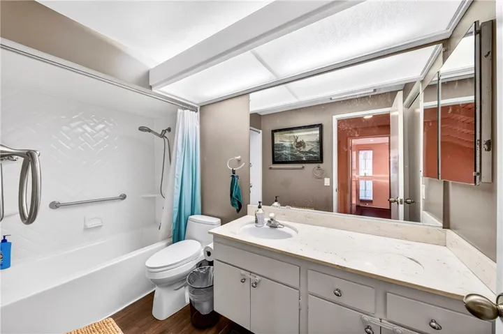 820 Via Zapata, Riverside, California 92507