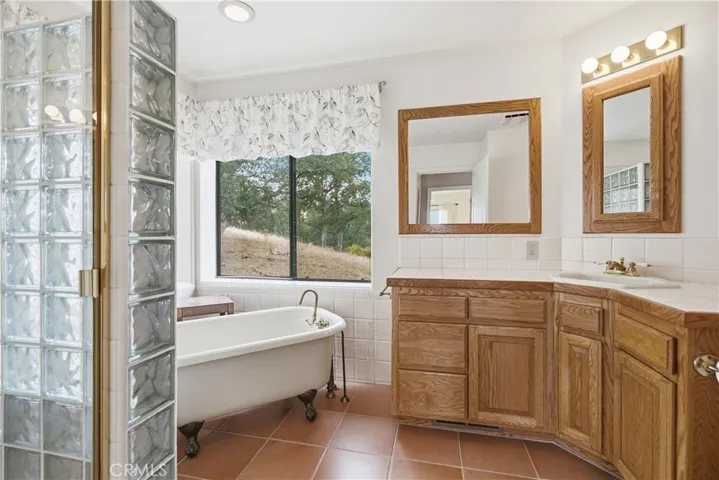 22560 Adobe Road, Red Bluff, California 96080