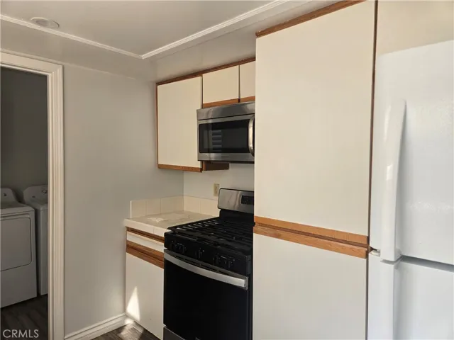 21740 Mojave, Chatsworth, California 91311