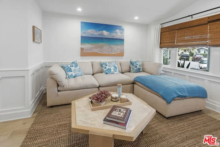 204 S Broadway, Redondo Beach, California 90277
