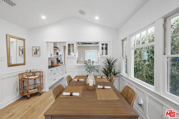 204 S Broadway, Redondo Beach, California 90277