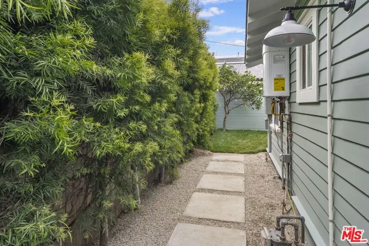 204 S Broadway, Redondo Beach, California 90277
