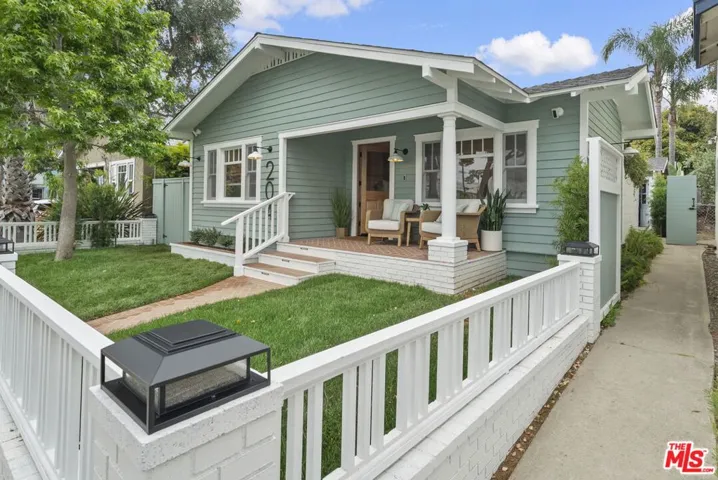 204 S Broadway, Redondo Beach, California 90277