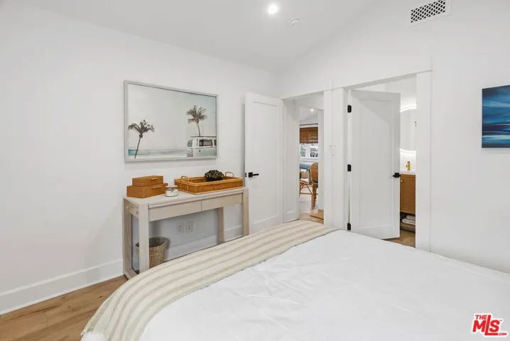 204 S Broadway, Redondo Beach, California 90277
