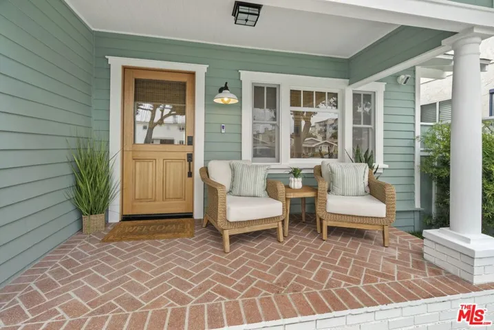204 S Broadway, Redondo Beach, California 90277