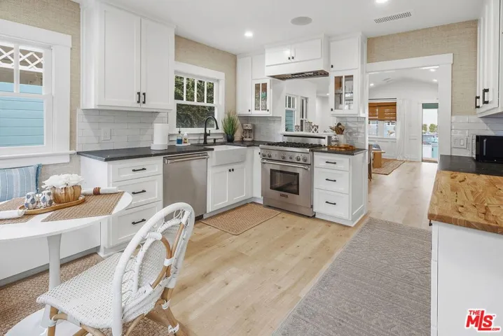 204 S Broadway, Redondo Beach, California 90277