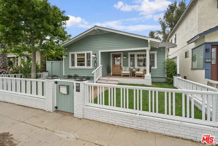 204 S Broadway, Redondo Beach, California 90277
