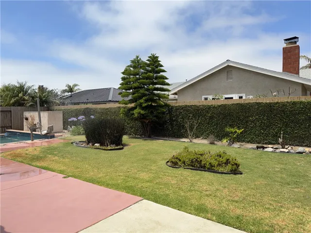 21081 White Horse Ln, Huntington Beach, California 92646