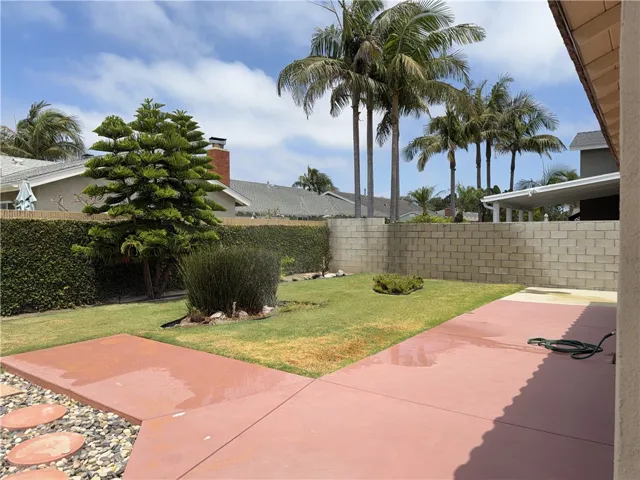 21081 White Horse Ln, Huntington Beach, California 92646