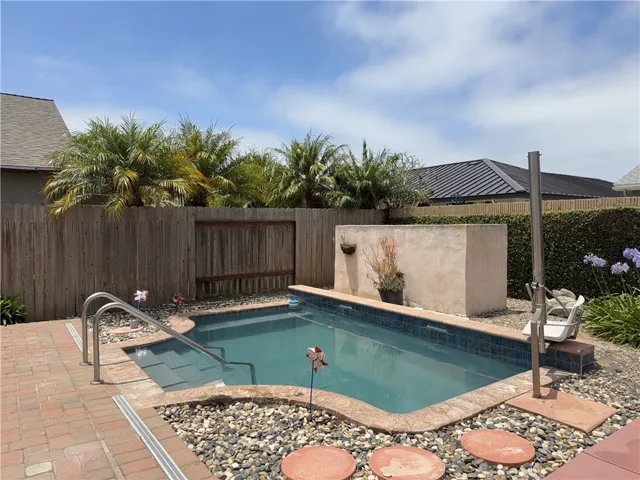 21081 White Horse Ln, Huntington Beach, California 92646