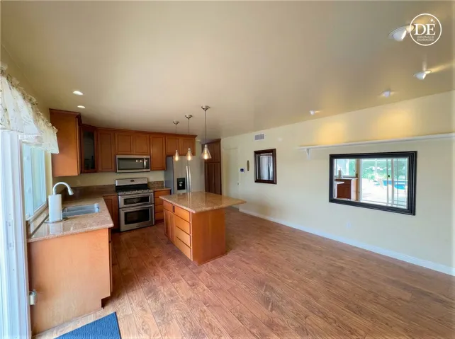 Virtually removed furniture