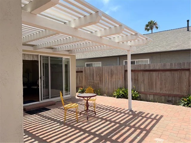 21081 White Horse Ln, Huntington Beach, California 92646