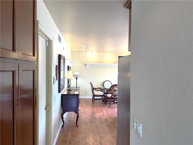 Hallway to kitchen