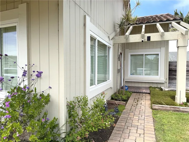 21081 White Horse Ln, Huntington Beach, California 92646