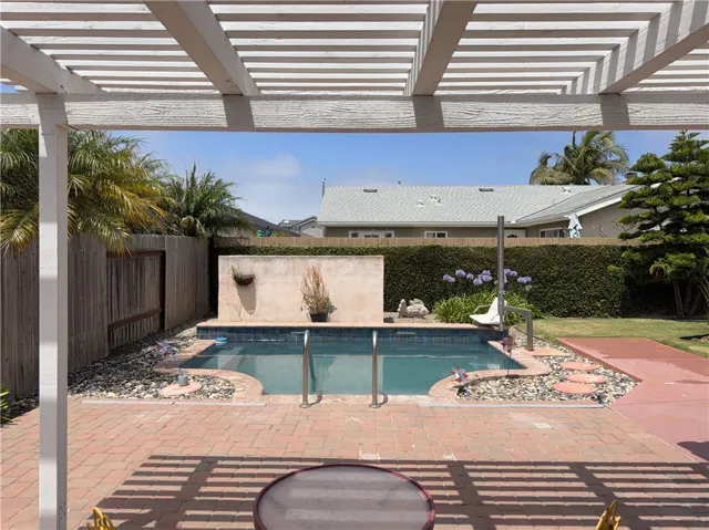 21081 White Horse Ln, Huntington Beach, California 92646