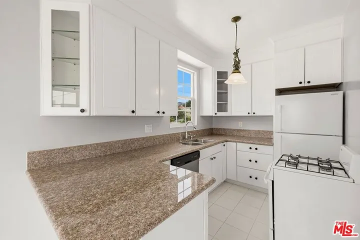 437 N Genesee Avenue 1/2, Los Angeles, California 90036