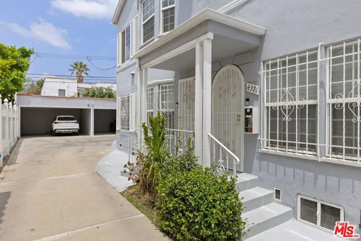 437 N Genesee Avenue 1/2, Los Angeles, California 90036