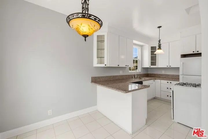 437 N Genesee Avenue 1/2, Los Angeles, California 90036