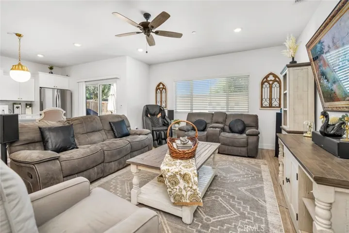 3309 Twin Knolls, Shafter, California 93263