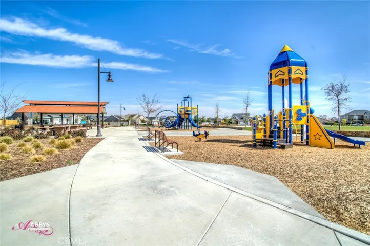 3309 Twin Knolls, Shafter, California 93263