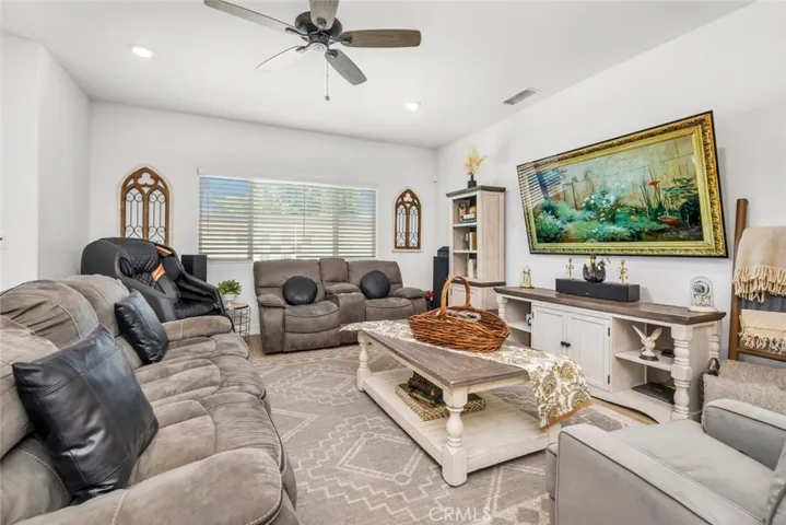 3309 Twin Knolls, Shafter, California 93263