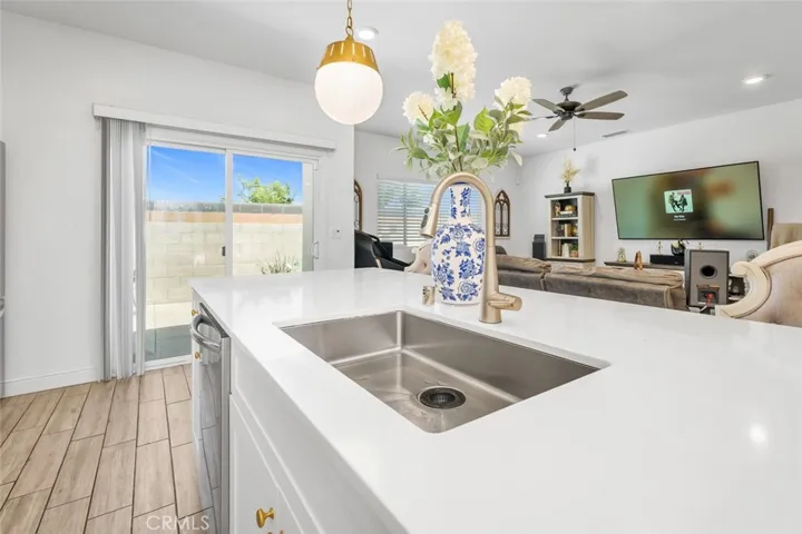 3309 Twin Knolls, Shafter, California 93263