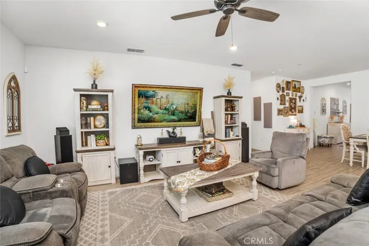 3309 Twin Knolls, Shafter, California 93263