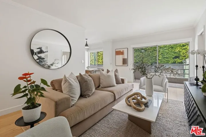 1131 Alta Loma Road 115, West Hollywood, California 90069