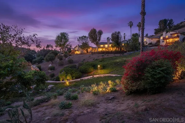 2054 Skyview, Escondido, California 92027