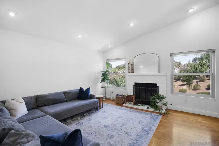2054 Skyview, Escondido, California 92027